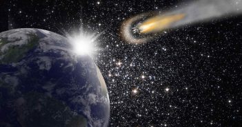Cinque asteroidi, di cui due grandi come aerei, stanno per “sfiorare” la Terra: quando è previsto il passaggio (a distanza di sicurezza)