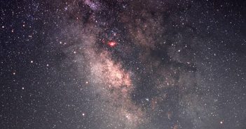 Individuato, nella via lattea, un buco nero 100.000 volte più grande del sole!