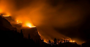 Stato di emergenza per gli incendi in Piemonte. Trovati inneschi nel Torinese e da stasera torna il Phoen
