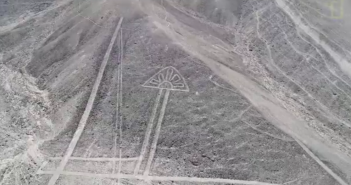 Il video dei giganteschi geoglifi scoperti nel deserto del Perù