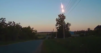 Esploso un asteroide in pieno giorno nei cieli della Russia (VIDEO)