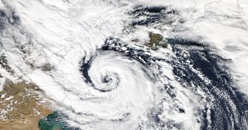 Il cambiamento climatico sta spingendo i cicloni tropicali verso i poli