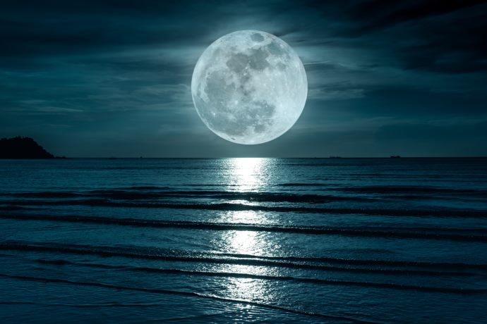 La Luna Piena Del Raccolto Illumina Il Cielo Della Prima Notte Di Ottobre Blueplanetheart It