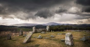 Tomnaverie, gli antichi cerchi di pietre scozzesi che segnano la profonda connessione con la Luna